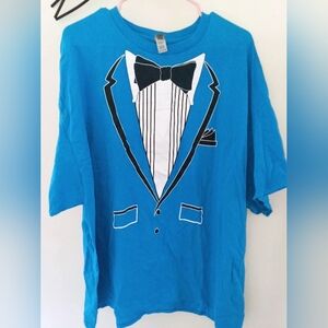 Gildan Men's 3XL Tux Graphic Short Sleeve Shirt